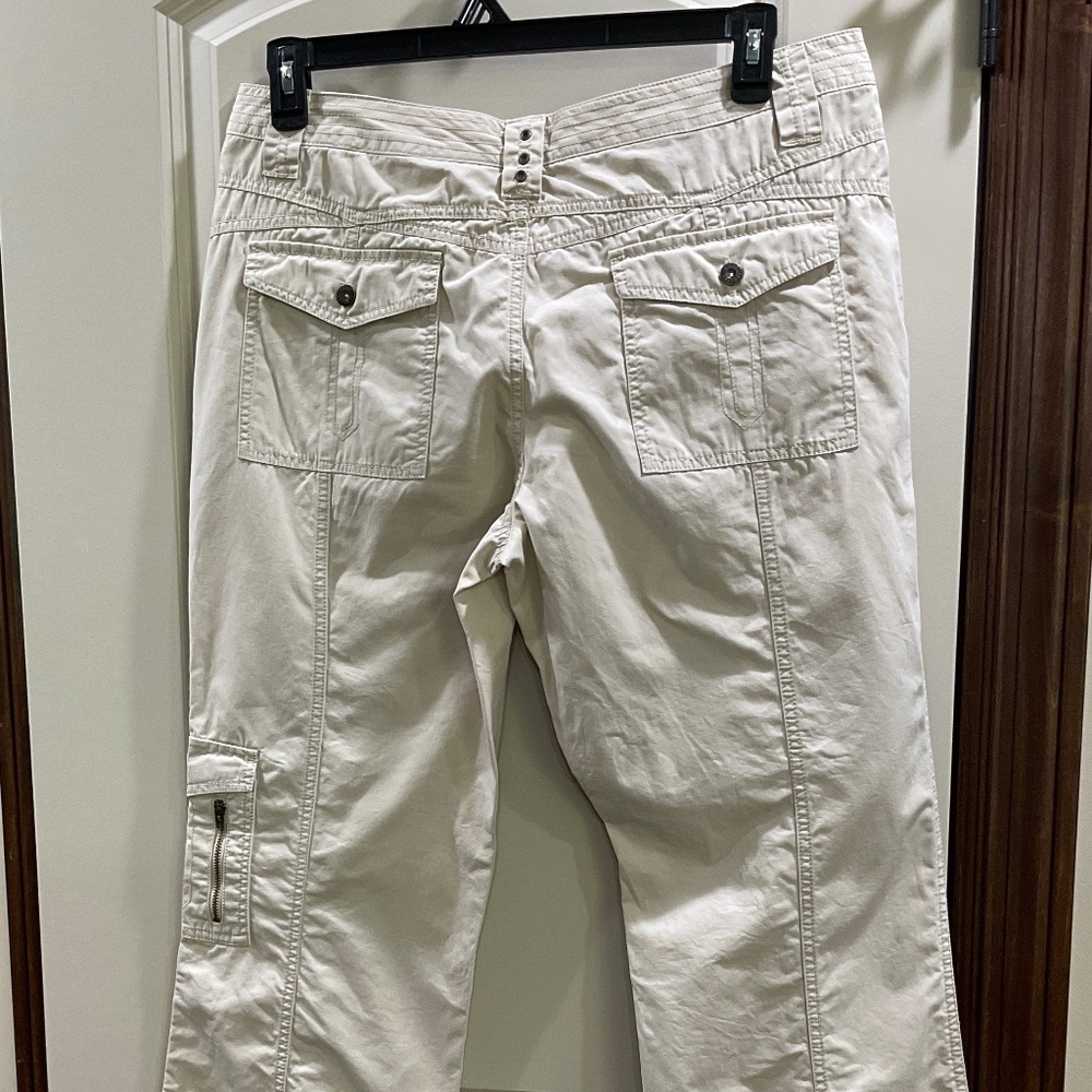 Daisy Fuentes Weekender Tan Cargo Pants – Women’s Size 12 - Picture 2 of 11